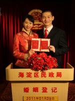 和采访一起来的少女